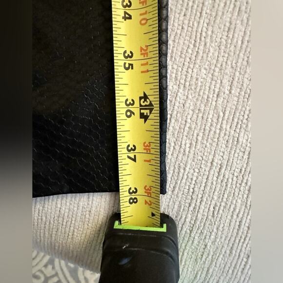 HUE Black Textured Animal Skin Leggings High Rise Size Large NWOT - Picture 6 of 9